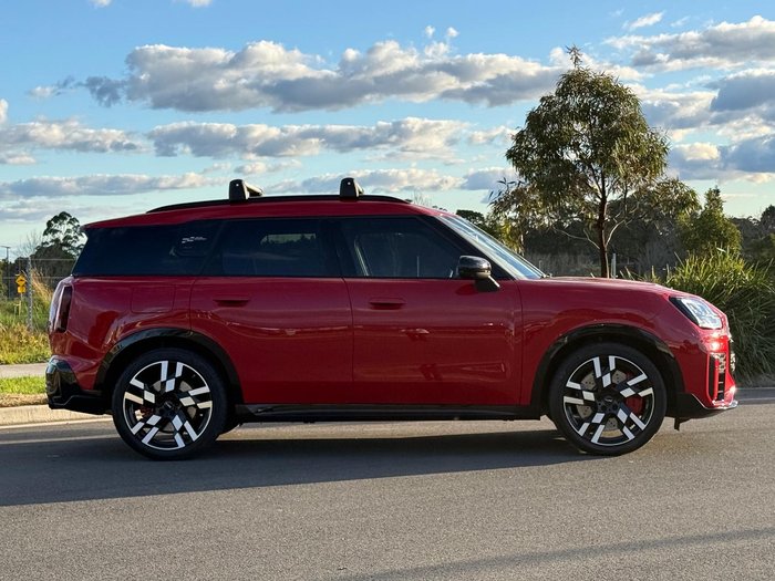 2025 MINI Countryman JCW Favoured