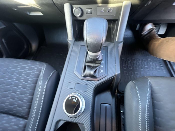2025 Mitsubishi Triton GLX+