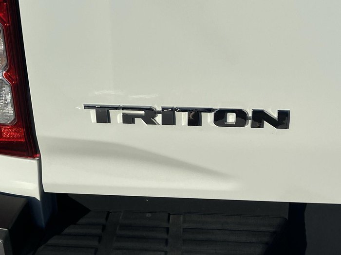 2025 Mitsubishi Triton GLX+