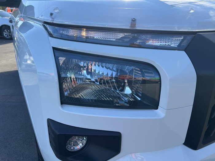 2025 Mitsubishi Triton GLX+