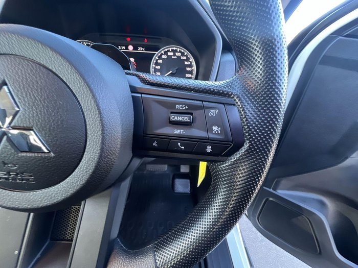 2025 Mitsubishi Triton GLX+