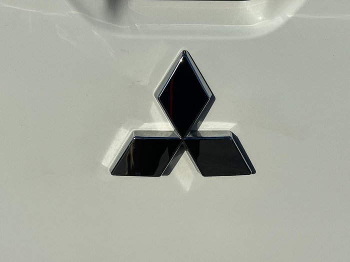 2025 Mitsubishi Triton GLX+