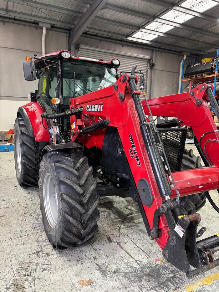 CASE IH Farmall 110M Cab Tractor Fel 110Hp Low Hours 835