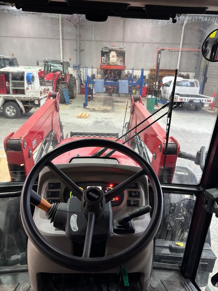 CASE IH Farmall 110M Cab Tractor Fel 110Hp Low Hours 835