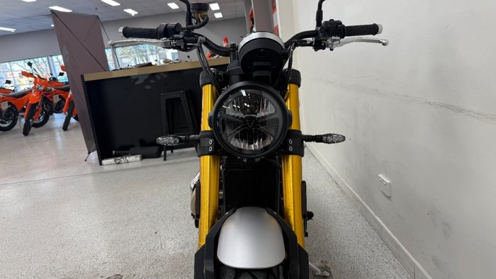 2026 Triumph SCRAMBLER 900 BLACK