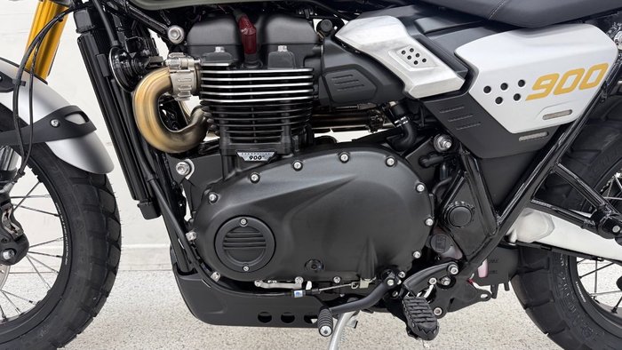 2026 Triumph SCRAMBLER 900 BLACK