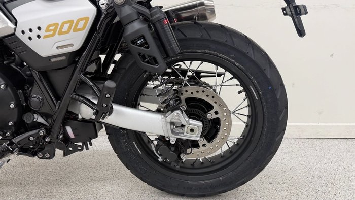2026 Triumph SCRAMBLER 900 BLACK