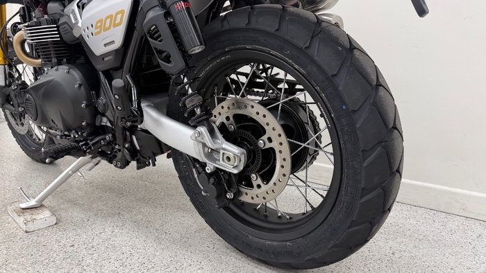 2026 Triumph SCRAMBLER 900 BLACK