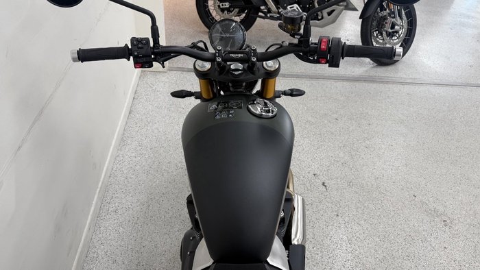 2026 Triumph SCRAMBLER 900 BLACK