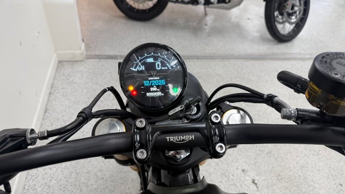 2026 Triumph SCRAMBLER 900 BLACK