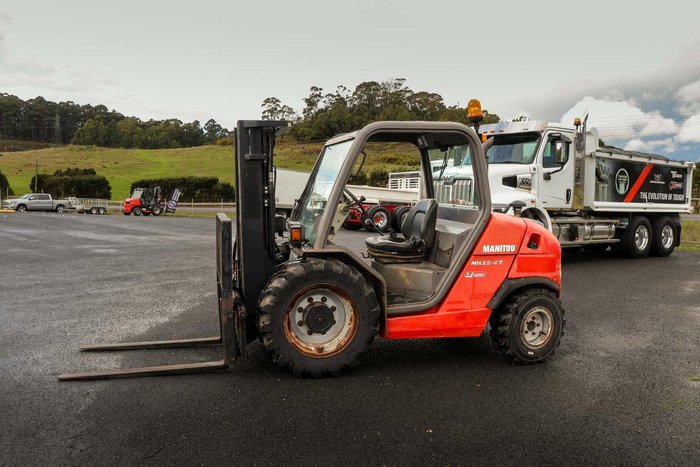 2014 Manitou Mh254t Red