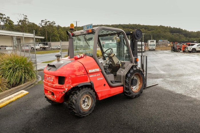 2014 Manitou Mh254t Red