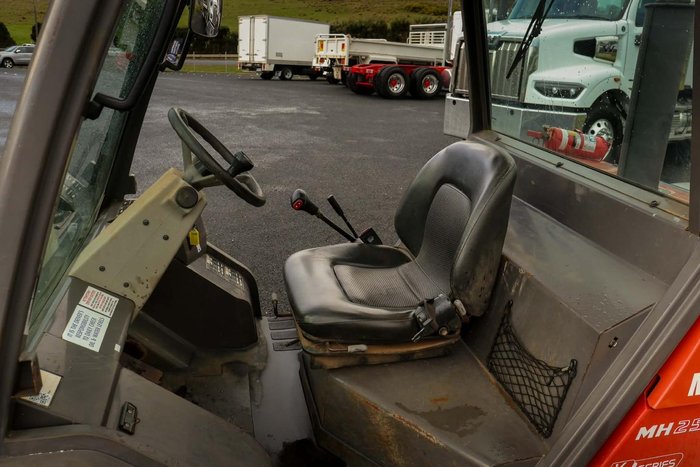 2014 Manitou Mh254t Red