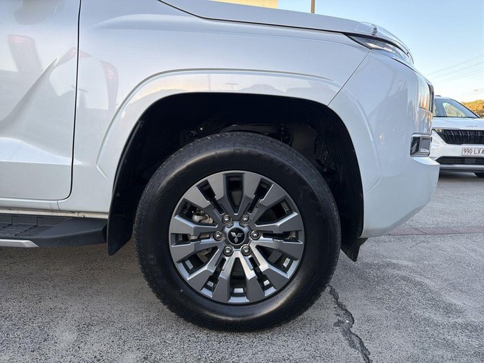 2025 Mitsubishi Triton GLS
