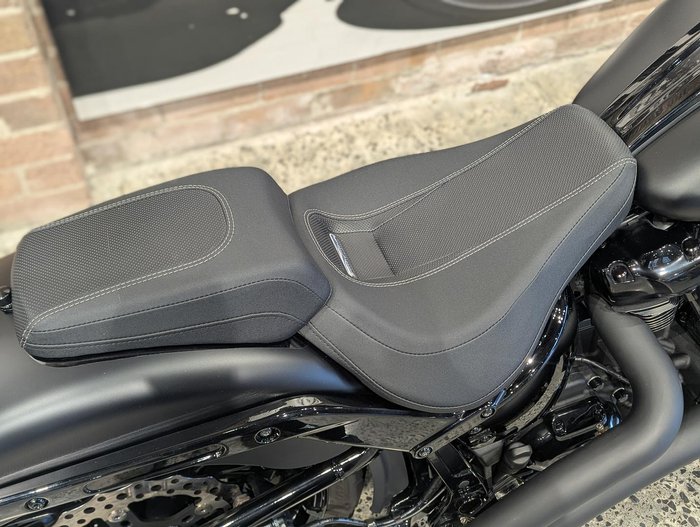 2023 Harley-Davidson Breakout 117 (FXBR) Softail Black