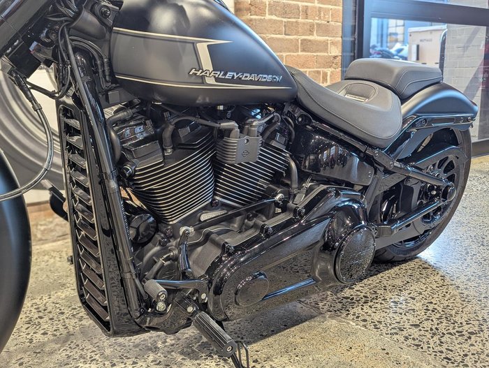 2023 Harley-Davidson Breakout 117 (FXBR) Softail Black