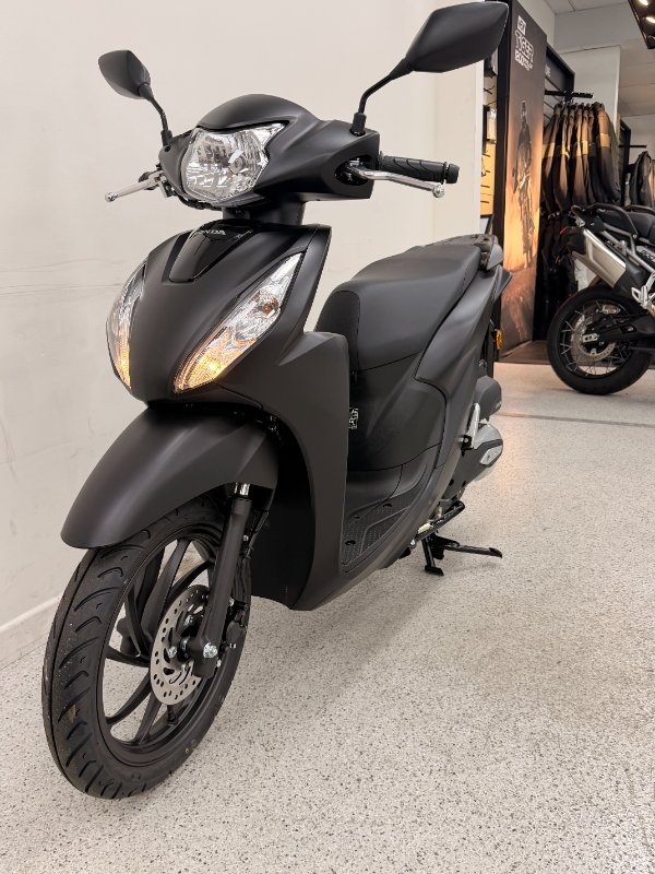 2027 Honda NSC110 DIO Black