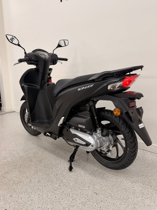 2027 Honda NSC110 DIO Black