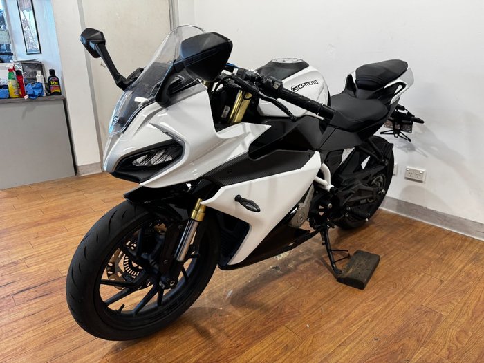 2020 CFMoto 300 SR ABS WHITE