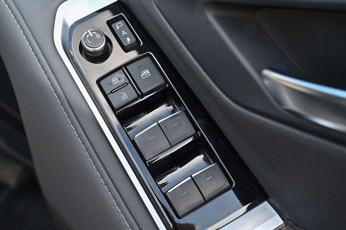 2022 Toyota Landcruiser VX