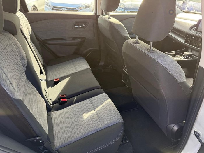 2024 Nissan X-TRAIL ST
