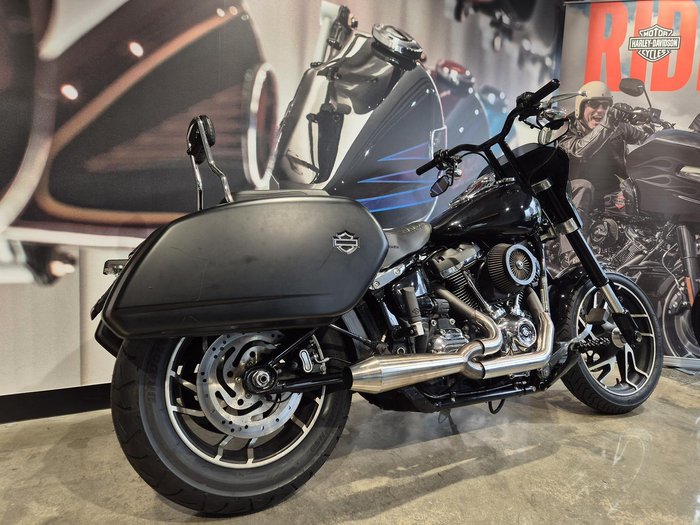 2017 Harley-Davidson Sport Glide 107 (FLSB)