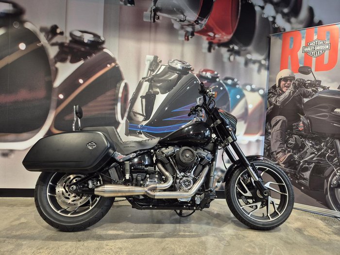 2017 Harley-Davidson Sport Glide 107 (FLSB)