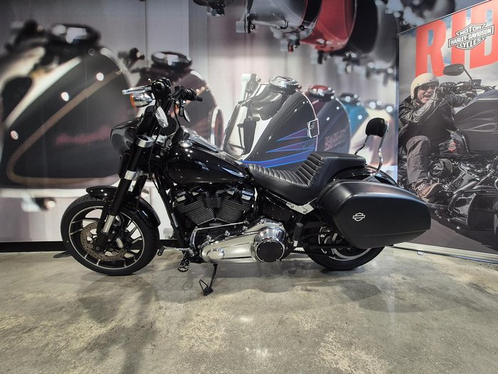 2017 Harley-Davidson Sport Glide 107 (FLSB)