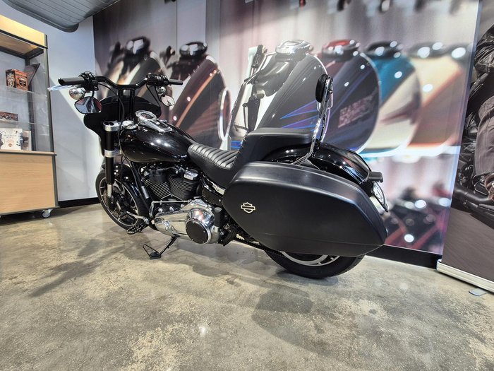2017 Harley-Davidson Sport Glide 107 (FLSB) Softail Black