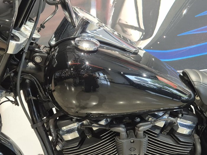2017 Harley-Davidson Sport Glide 107 (FLSB) Softail Black