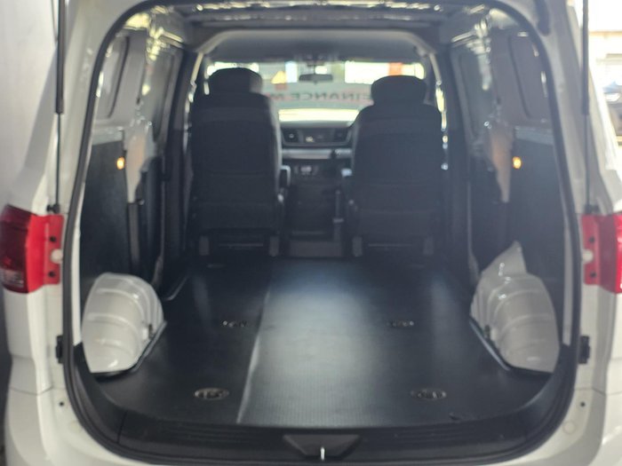 2023 LDV G10 +