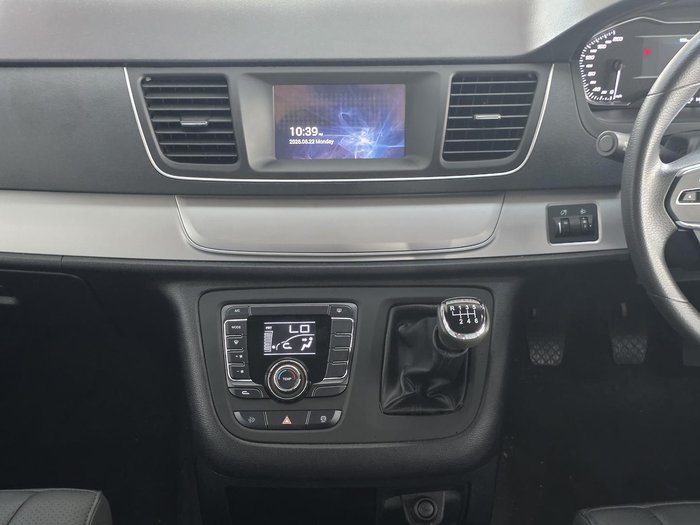 2023 LDV G10 +
