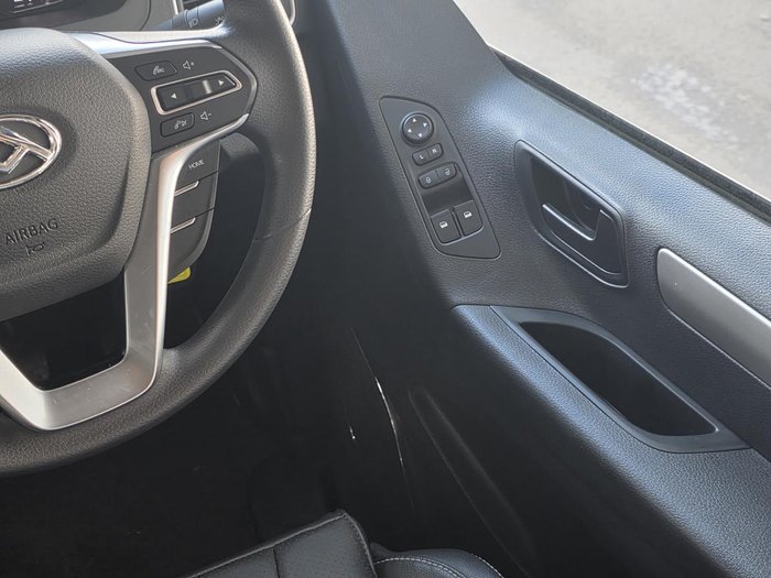 2023 LDV G10 +