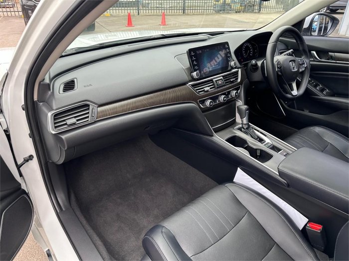 2019 Honda Accord VTi-LX