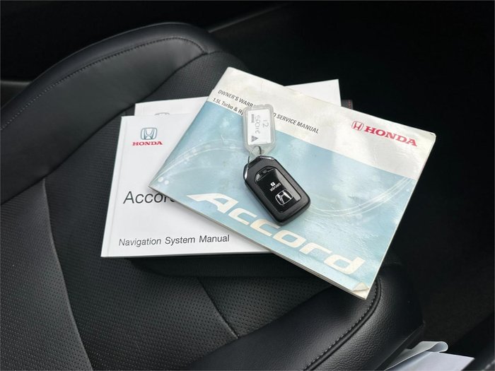 2019 Honda Accord VTi-LX