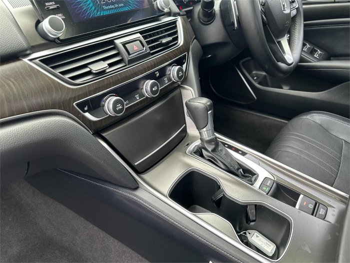 2019 Honda Accord VTi-LX