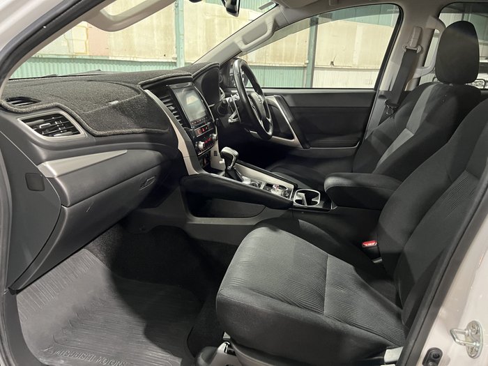 2022 Mitsubishi Pajero Sport GLS