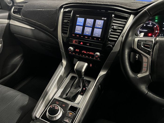 2022 Mitsubishi Pajero Sport GLS