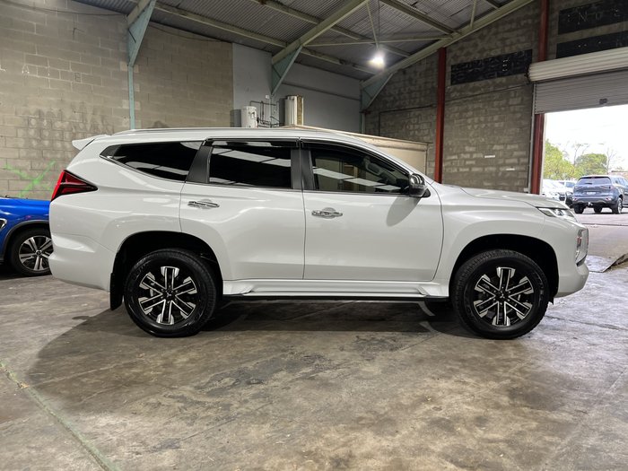 2022 Mitsubishi Pajero Sport GLS