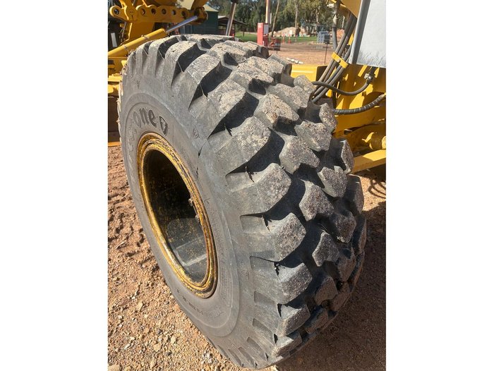 2013 Caterpillar 140M2