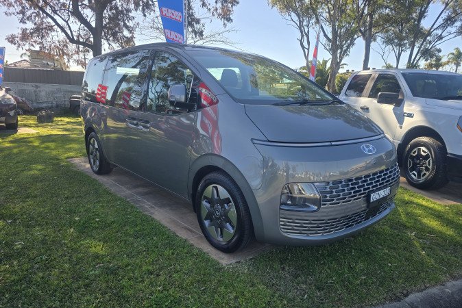 2022 HYUNDAI STARIA