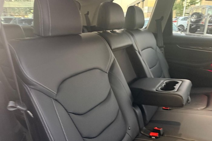 2025 LDV D90 Executive