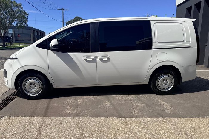 2024 Hyundai STARIA LOAD