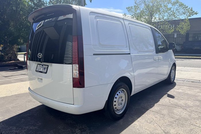2024 Hyundai STARIA LOAD