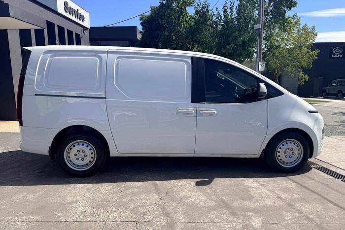 2024 Hyundai STARIA LOAD