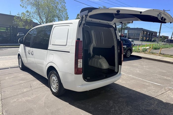 2024 Hyundai STARIA LOAD