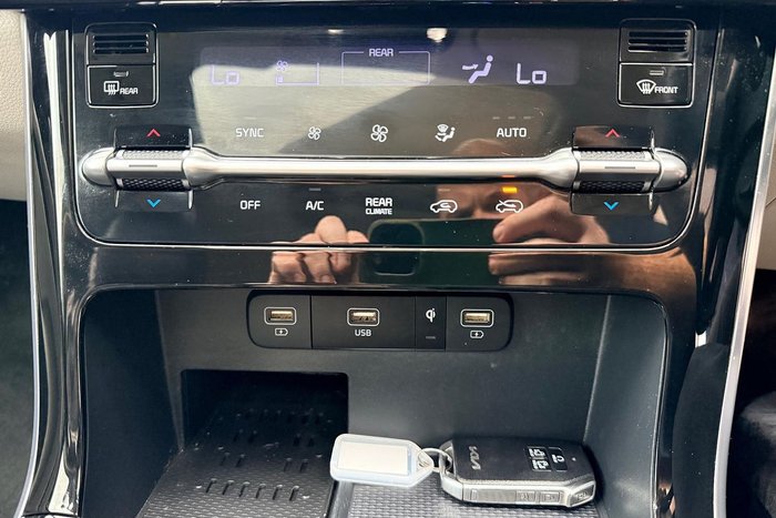 2023 Kia Carnival Special Edition
