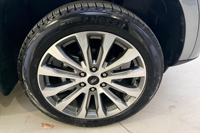 2025 Ford Everest Platinum