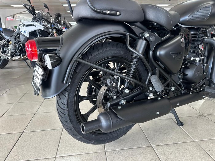 2025 Royal Enfield Classic 350 Dark