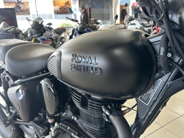 2025 Royal Enfield Classic 350 Dark